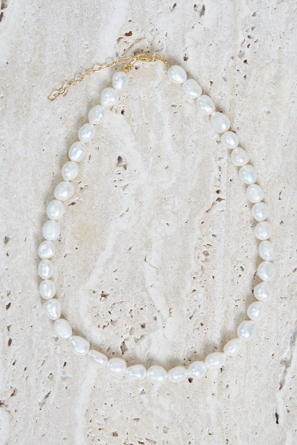 Classic Pearl Choker