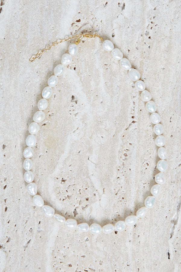 Classic Pearl Choker