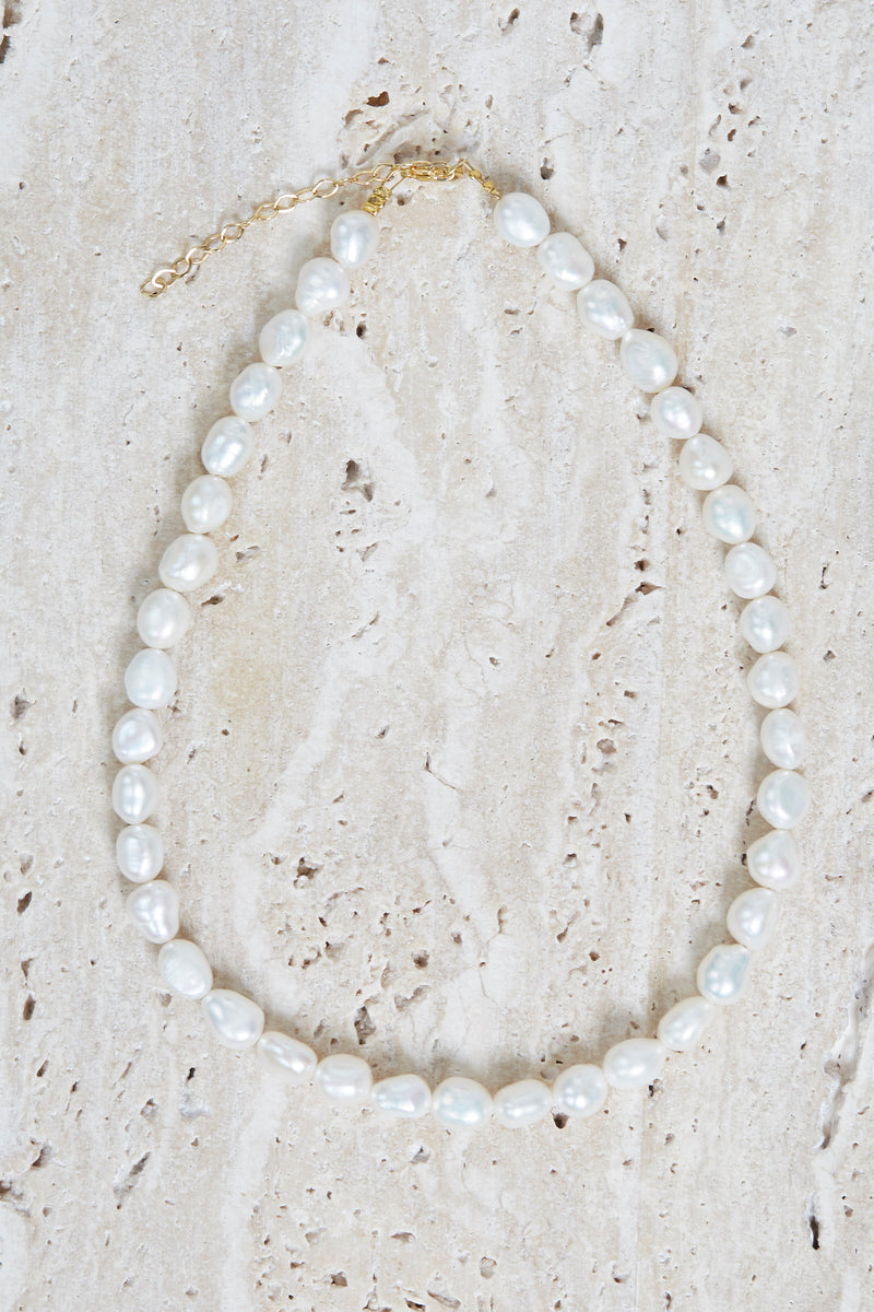 Classic Pearl Choker